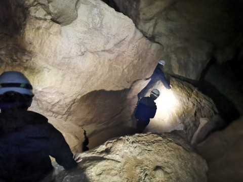 2022.04-Ardèche
Wanderung in eine Höhle – alleine oder zusammen, wann geht es mir besser?